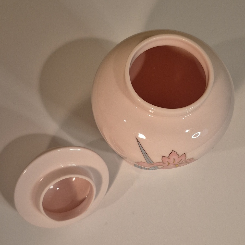YAMA JI Vintage 80s Pink Floral Vase And Matching Lidded Ginger Jar Set - Picture 8 of 16